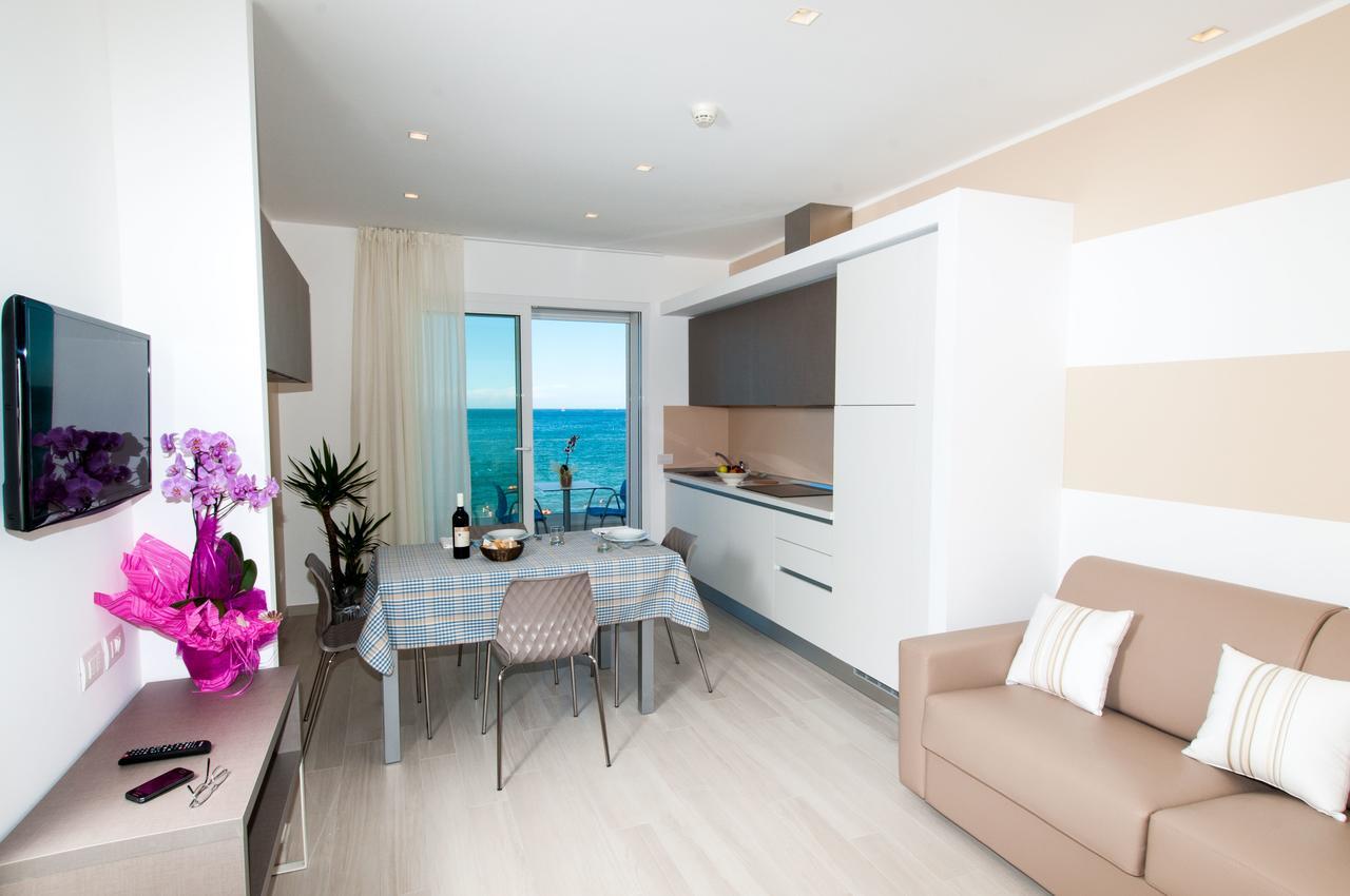 Lungomare Relax Residence ミザーノ・アドリアーティコ エクステリア 写真
